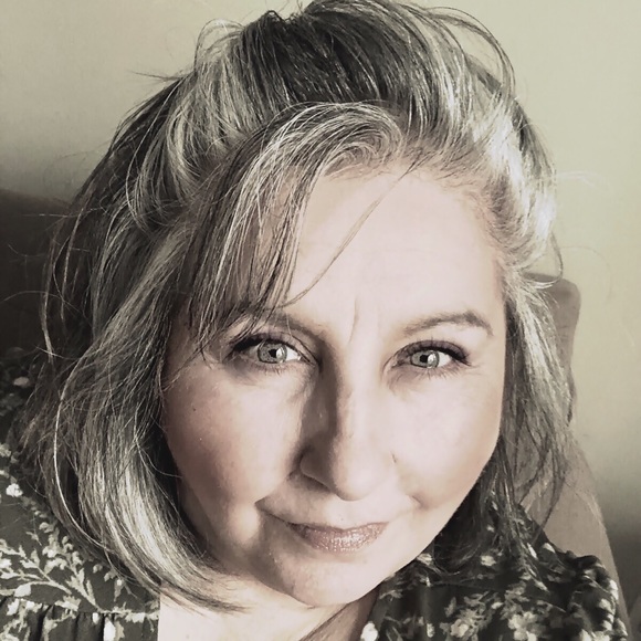 Meet your Posher, Renee - Picture 1 of 1